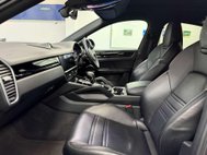 Porsche Cayenne 3.0 V6 E-Hybrid 14.1kWh Coupe 5dr Petrol Plug-in Hybrid TiptronicS 4WD Euro 37