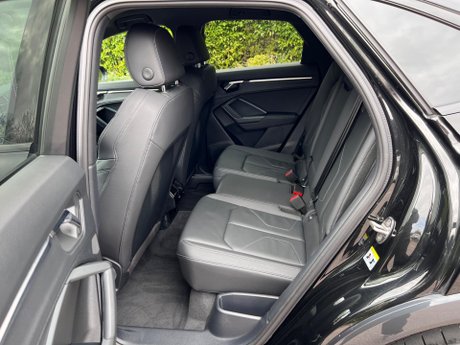 Audi Q3 1.5 TFSI CoD 35 Black Edition Sportback S Tronic Euro 6 (s/s) 5dr 39