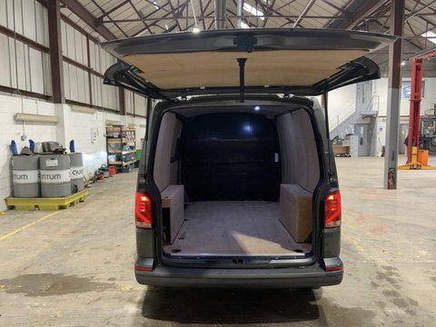 Volkswagen Transporter T28 TDI P/V HIGHLINE 7