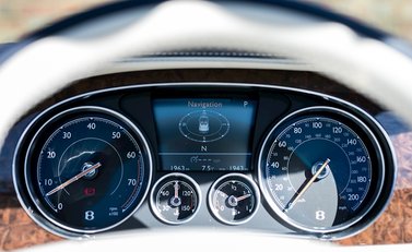 Bentley Continental GT V8 S Mulliner Convertible 24