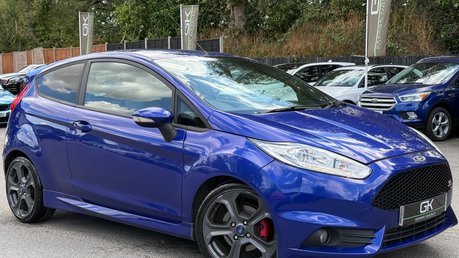 Ford Fiesta ST-2 - 8 SERVICES -NEW MOT -HEATED SEATS -KEYLESS -JUST SERVICED 