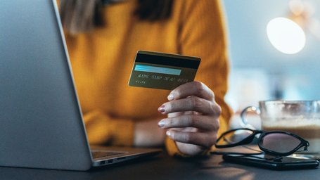 What is a car balloon payment and how does it work?