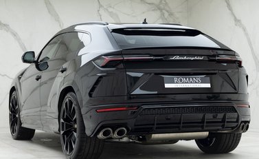Lamborghini Urus 3