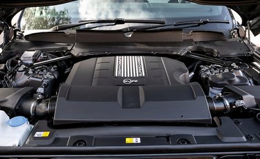 Land Rover Range Rover Sport SVR 32