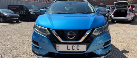 Nissan Qashqai TEKNA DIG-T.. 6 SERVICES.. GLASS ROOF.BOSE.CRUISE CONTROL  1