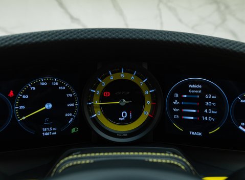 Porsche 911 GT3 TOURING (992) 19