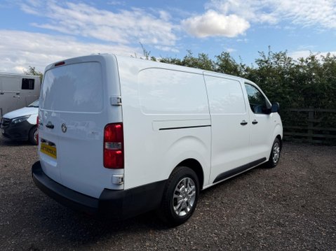 Vauxhall Vivaro 1.5 Turbo D 2900 Dynamic L2 H1 Euro 6 (s/s) 6dr 9