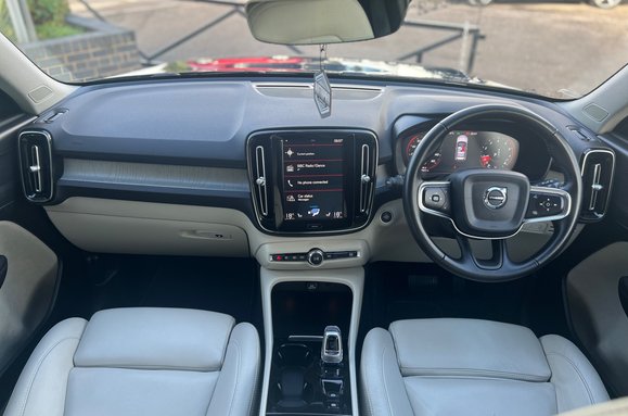 Volvo XC40 2.0 T4 INSCRIPTION PRO AUTO PETROL 43