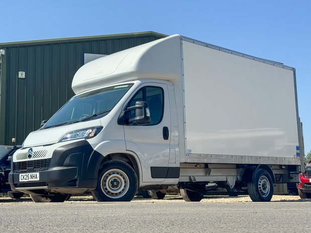 Citroen Relay Luton LWB L3 Enterprise Tail Lift 35 EURO 6 SELECT 1