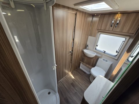 Swift Challenger X 850 17