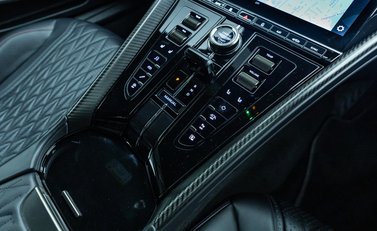 Aston Martin DB12 Coupe 24