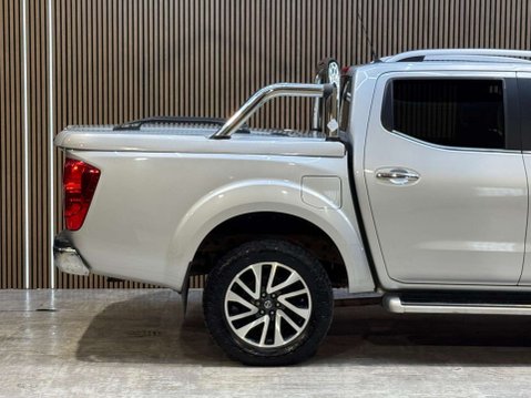 Nissan Navara 2.3 Navara Tekna dCi Auto 4WD 5dr 16