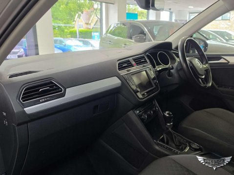 Volkswagen Tiguan 2.0 TDI BlueMotion Tech SE Navigation 4Motion Euro 6 (s/s) 5dr 24