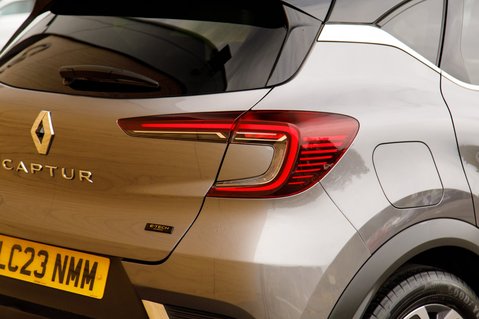 Renault Captur TECHNO E-TECH 9