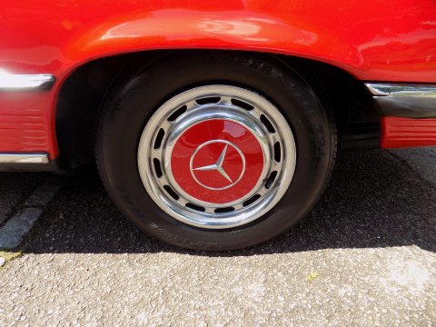 Mercedes-Benz R107 280 SL Sports 37