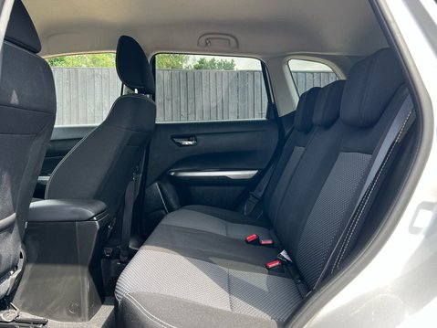 Suzuki Vitara SZ-T 9