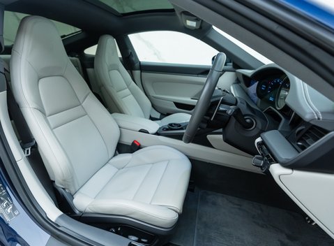 Porsche 911 Carrera S (992) 11