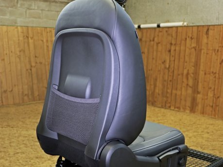 New Land Rover Defender 90 and 110 commercial seat upgrades 2021 model onwards 26