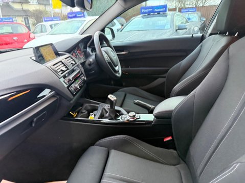 BMW 1 Series 2.0 118d Sport Euro 6 (s/s) 3dr 33