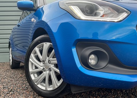 Suzuki Swift SZ-T DUALJET MHEV 2