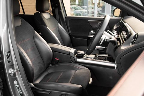 Mercedes-Benz GLA Class GLA 200 AMG LINE EXECUTIVE 32