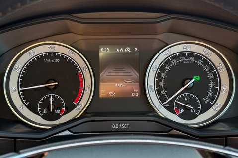 Skoda Superb SE L TSI DSG - FULL SKODA SERVICE HISTORY 37
