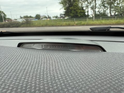 DS DS 3 PURETECH DSTYLE NAV S/S 17