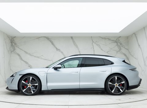 Porsche Taycan 4S Sport Turismo 2
