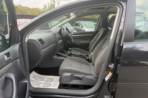 Volkswagen Golf BLUEMOTION MATCH TDI -DEMO +1 OWNER -19 SERVICES -£35 ROAD TAX -SUNROOF 33