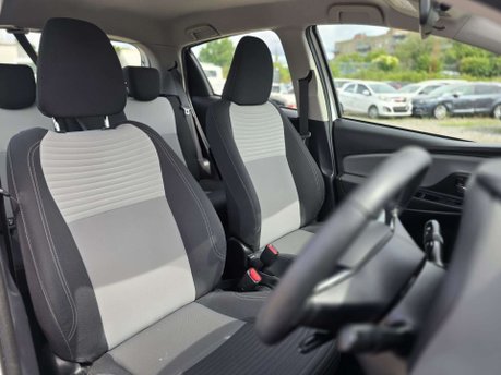 Toyota Yaris 1.5 VVT-h Icon Tech Hatchback 5dr Petrol Hybrid E-CVT Euro 6 (s/s) (100 ps) 17