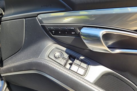 Porsche 911 CARRERA 4S PDK 29