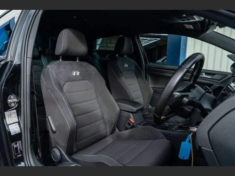 Volkswagen Golf 2.0 Golf R TSi Semi-Auto 4WD 3dr 10