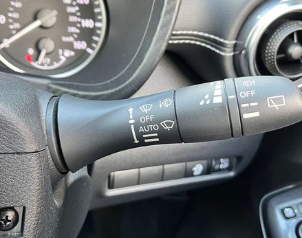 Nissan Juke 1.0 Juke N-Connecta DiG-T 5dr 61