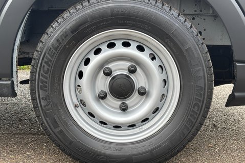 Ford Transit 350 Srw 130 ps Dropside Truck with Maxilift PH110 Crane 27