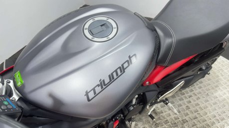 Triumph Street Triple R 2014 ONLY 15K NEW MOT ARROW EXHAUST VERY CLEAN NAKED 41
