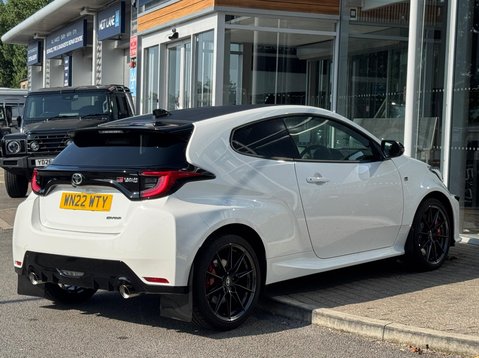 Toyota Yaris GR-Y CIRCUIT 8