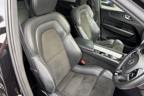 Volvo XC60 T5 R-DESIGN PRO AWD -ONE OWNER - 7 VOLVO SERVICES 24