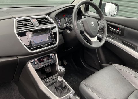 Suzuki S-Cross SZ5 BOOSTERJET ALLGRIP MHEV 11