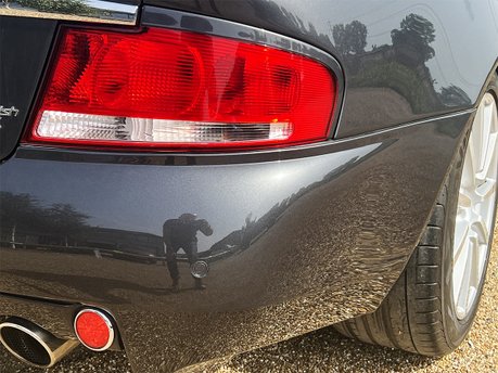 Aston Martin Vanquish V12 S 25