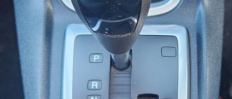 Ford Fiesta ZETEC 16V.. AUTOMATIC.. 13 SERVICES.. 1 PREVIOUS OWNER.. AIR CONDITIONING.. 1