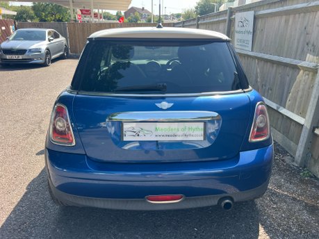 Mini Hatch COOPER D 1.6 3dr 13
