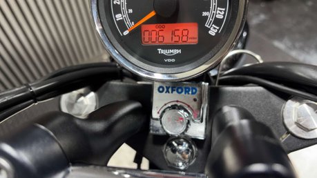 Triumph Speedmaster 865 2013 ONLY 6K MOT SEPTEMBER 2027 CRUISER BIKE 865CC 26