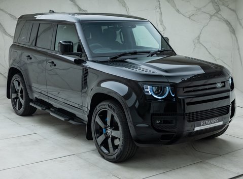 Land Rover Defender 110 V8 Bond Edition 11