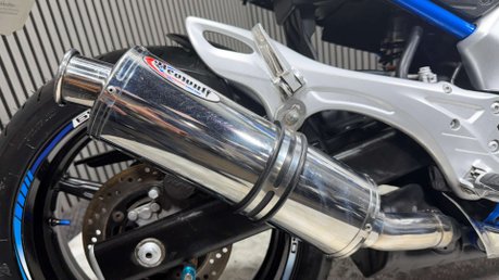 Suzuki Gladius 650 2010 ONLY 26K SV650 MOTOR MOT 08/27 SERVICED A2 650CC 31