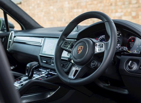 Porsche Cayenne Turbo S E-Hybrid 11