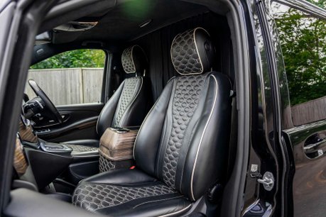 Mercedes-Benz V Class V 300 SUTTON EXECUTIVE CLASS. VAT Q. VIP SEATS. STARLIGHT HEADLINER. TVS. 18