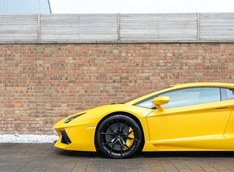 Lamborghini Aventador LP700-4 23