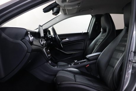 Mercedes-Benz GLA GLA 180 URBAN EDITION 40
