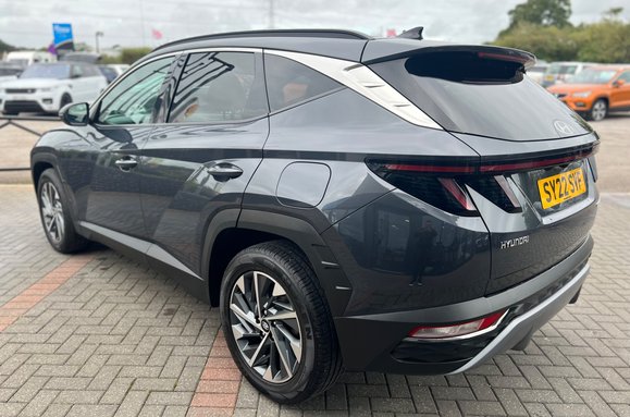 Hyundai TUCSON T-GDI PREMIUM 8