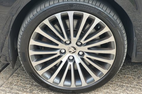 Skoda Superb LAURIN AND KLEMENT V6 DSG 53